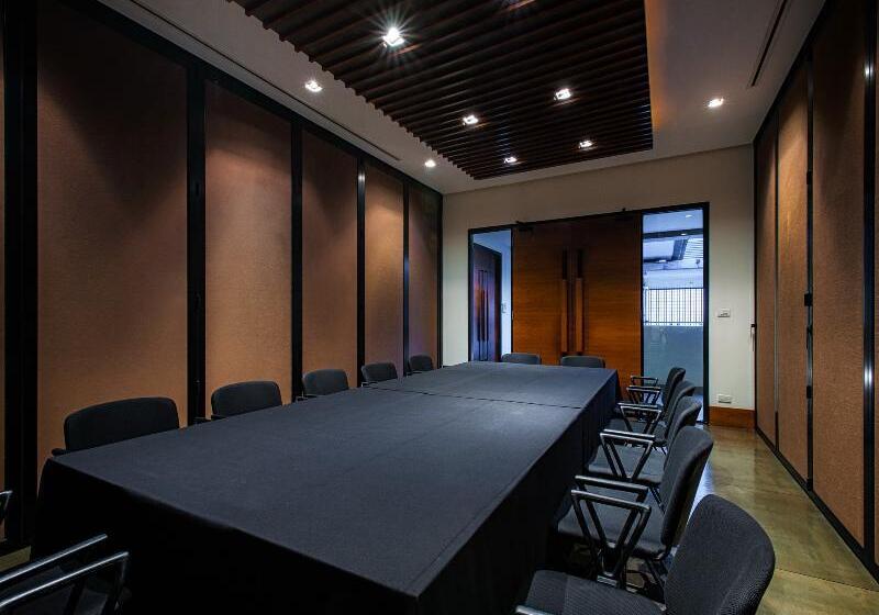 هتل Twinpalms Surin Phuket Resort