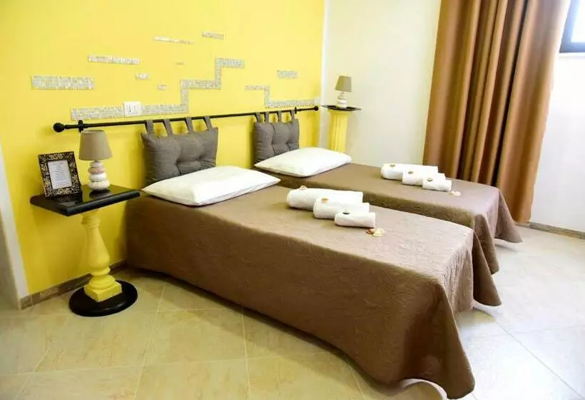تختخواب و صبحانه Armonia Rooms