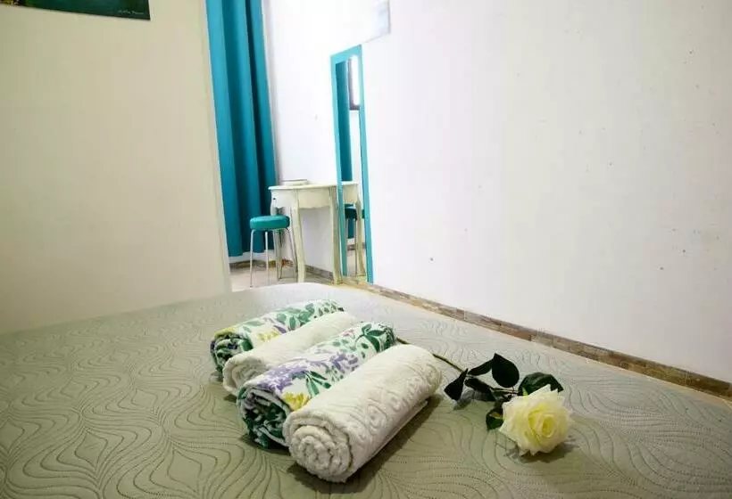 تختخواب و صبحانه Armonia Rooms
