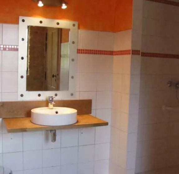 ベッドアンドブレックファースト Chambres D'hôtes La Fraiseraie