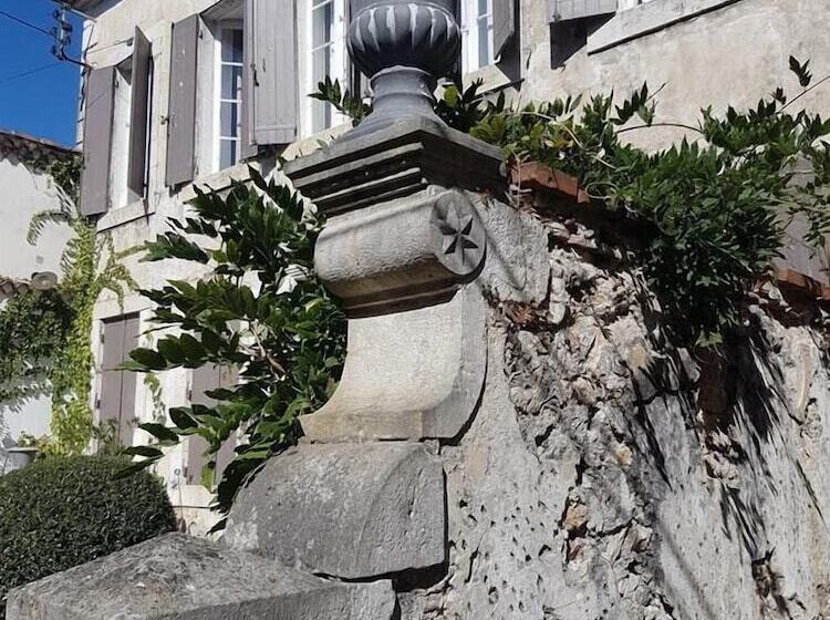 Bed and Breakfast La Villa Des Remparts