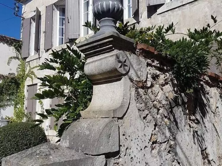 ベッドアンドブレックファースト La Villa Des Remparts