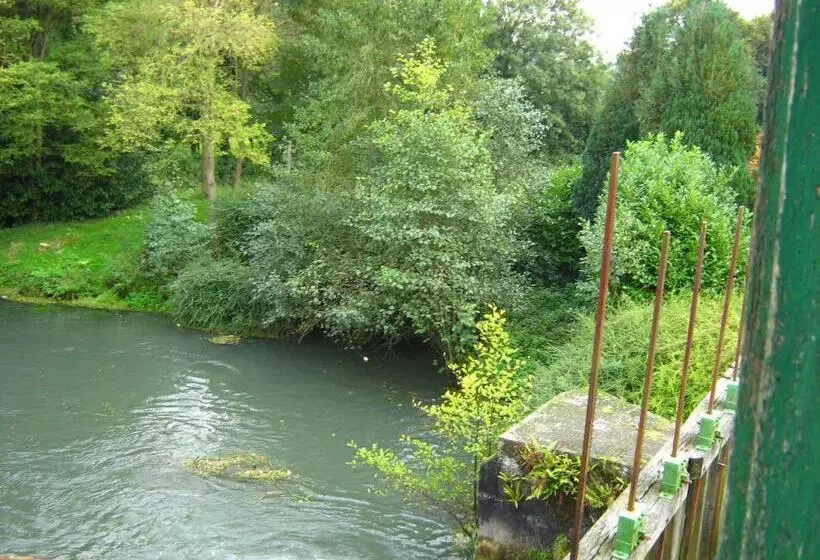 Aamiaismajoitus (B&B) Le Moulin De Fillièvres