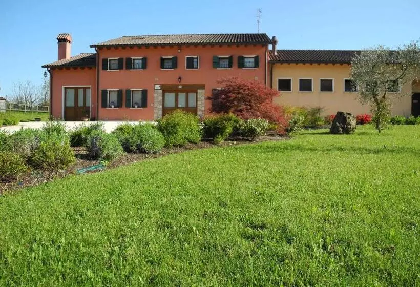 Hotelli Agriturismo Cornolere