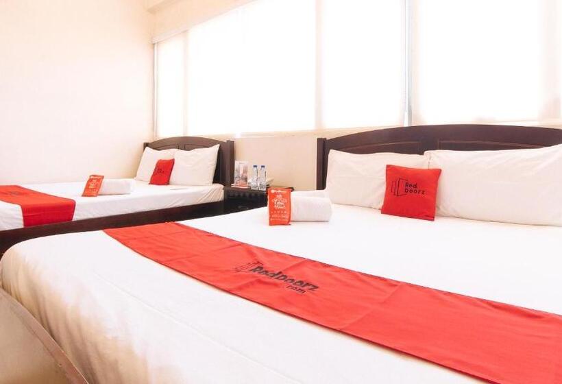 호텔 Reddoorz Plus @ E Rodriguez Corner Banawe