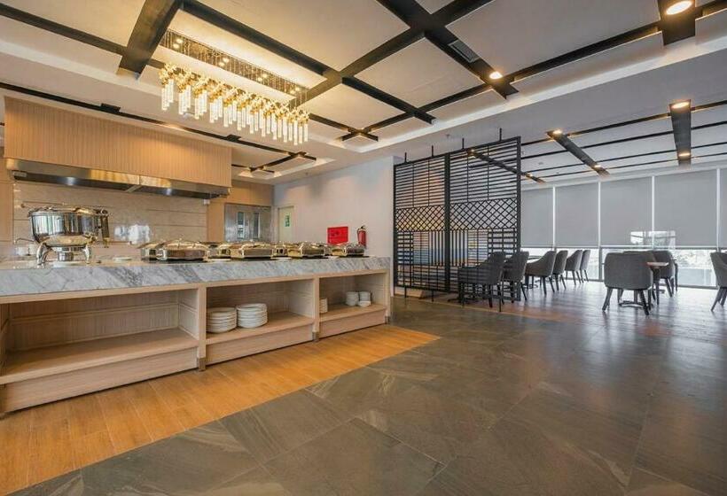 Отель Vasaka Makassar Managed By Dafam