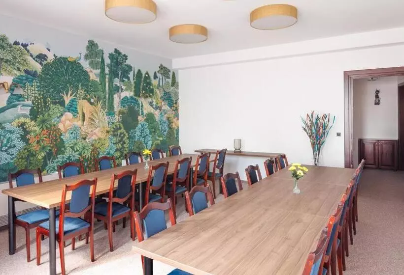 Majatalo 100 éves Fogadó