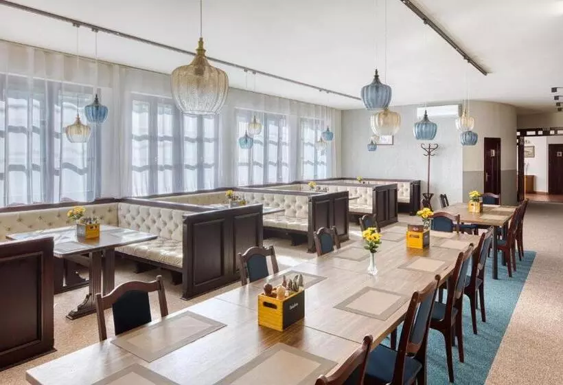 Majatalo 100 éves Fogadó