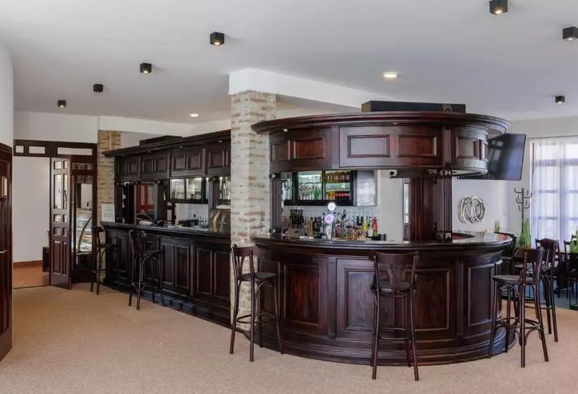 Majatalo 100 éves Fogadó