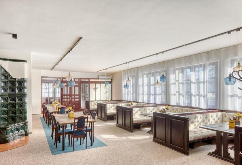 פנסיון 100 éves Fogadó