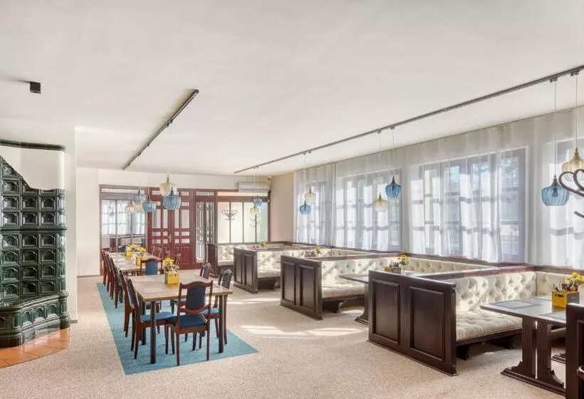 Majatalo 100 éves Fogadó