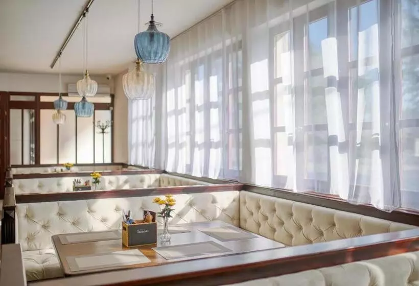 Majatalo 100 éves Fogadó