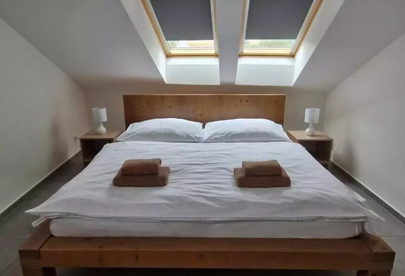 ペンション Restaurace   Apartmány Bobule