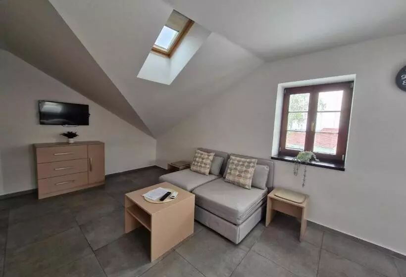 ペンション Restaurace   Apartmány Bobule