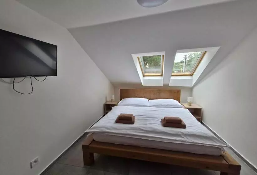 ペンション Restaurace   Apartmány Bobule