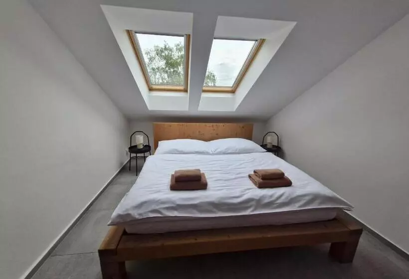 ペンション Restaurace   Apartmány Bobule