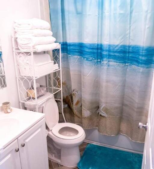 Bed and Breakfast 2 Blocks From Beach Sleeps 16