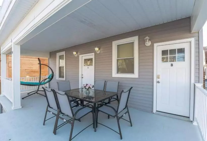 Aamiaismajoitus (B&B) 2 Blocks From Beach Sleeps 16