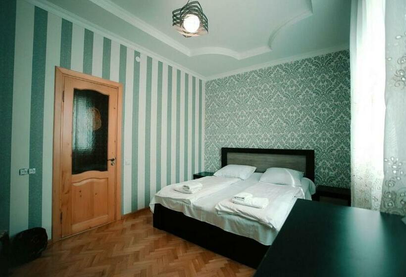 تختخواب و صبحانه Apartment Old Kutaisi