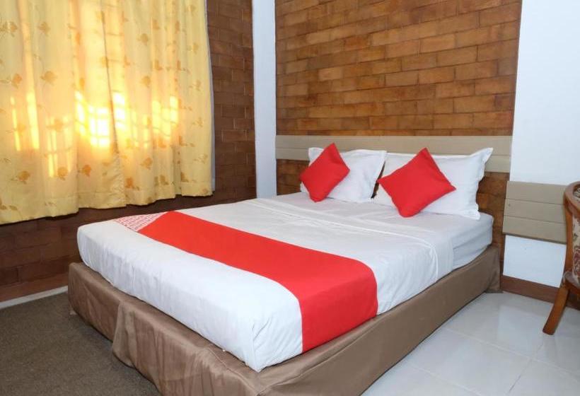 Hotel Oyo 1017 Alinshirah Inn