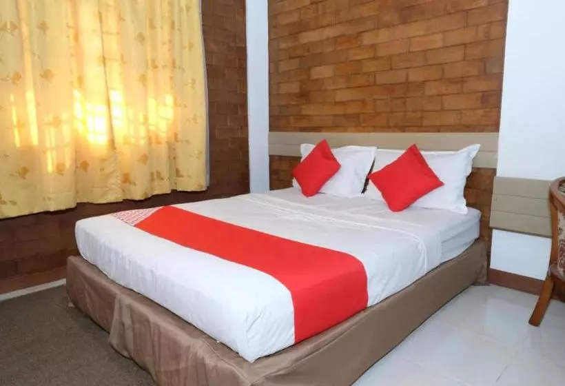 Hotelli Oyo 1017 Alinshirah Inn