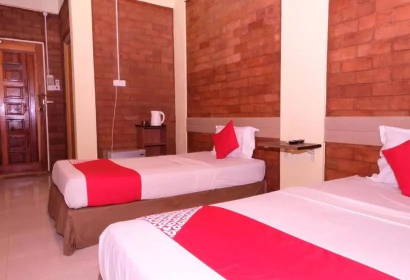 Hotelli Oyo 1017 Alinshirah Inn