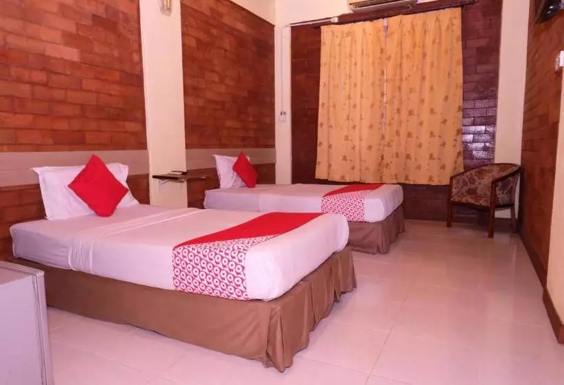 Hotelli Oyo 1017 Alinshirah Inn