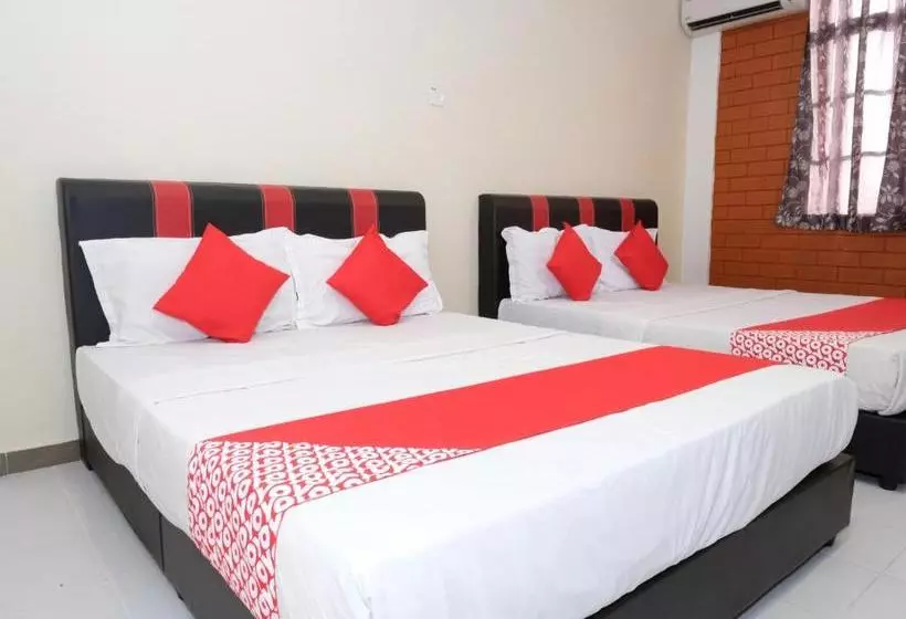 Hotelli Oyo 1017 Alinshirah Inn