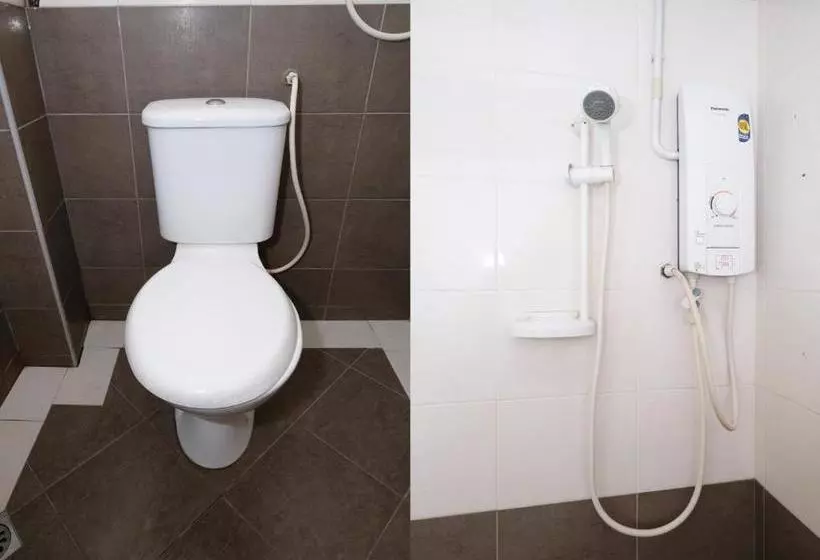 Hotelli Oyo 1017 Alinshirah Inn