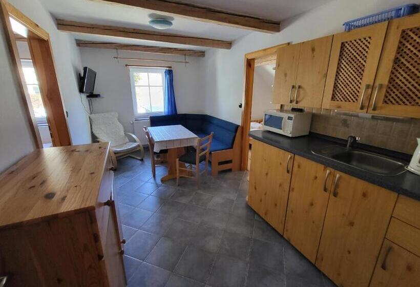 Пансион Apartmány Yellow