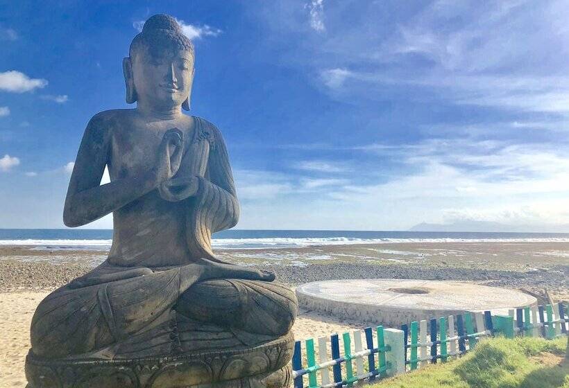 הוסטל The Tree House Sumbawa