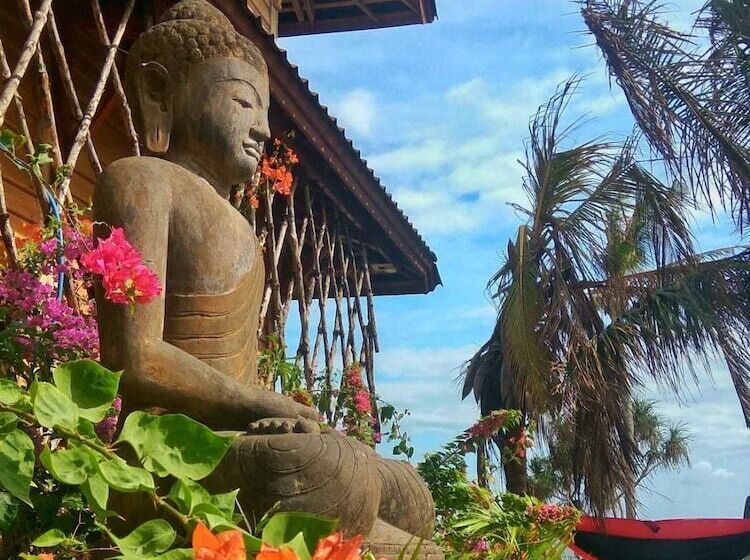 הוסטל The Tree House Sumbawa