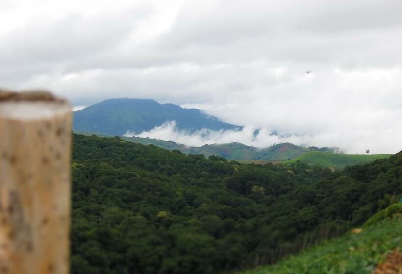 בית מלון כפרי Baanchomdow Phutubberk