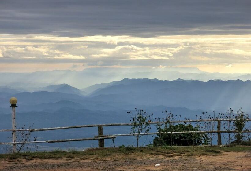 בית מלון כפרי Baanchomdow Phutubberk