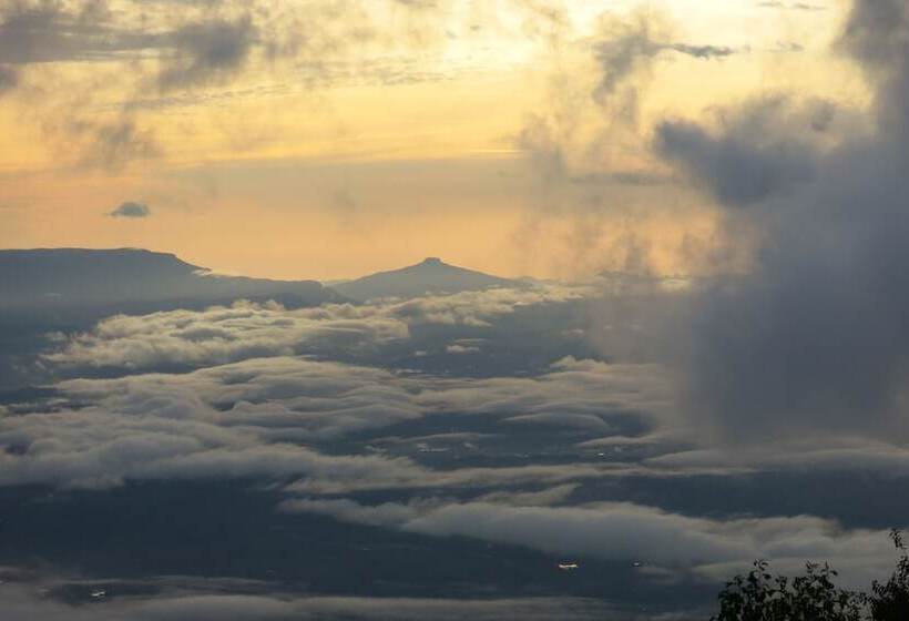 בית מלון כפרי Baanchomdow Phutubberk