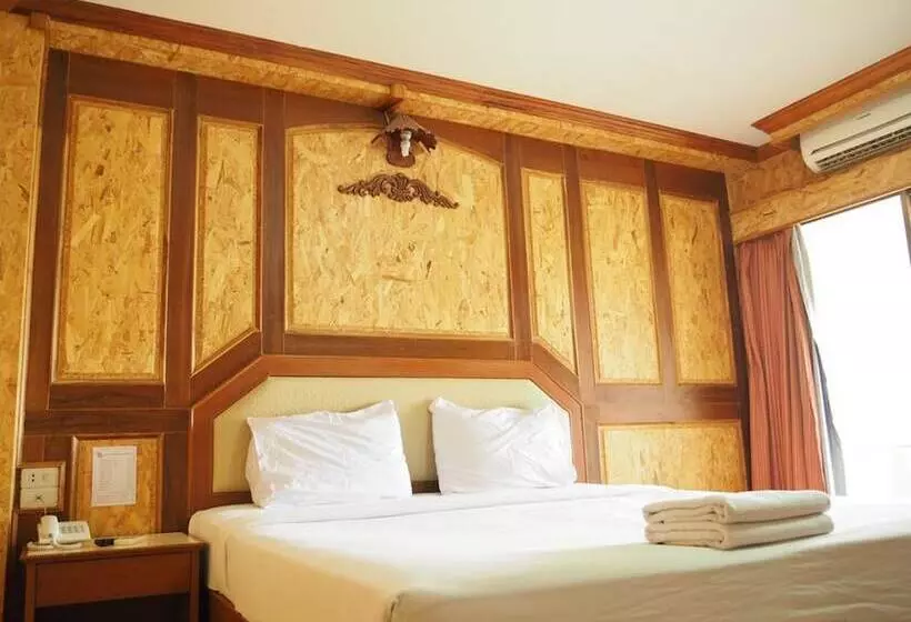 Hotelli Chatsuree Mansion