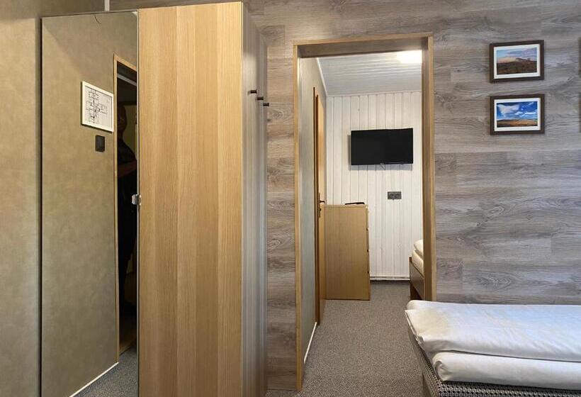 فندق Penzion Logla