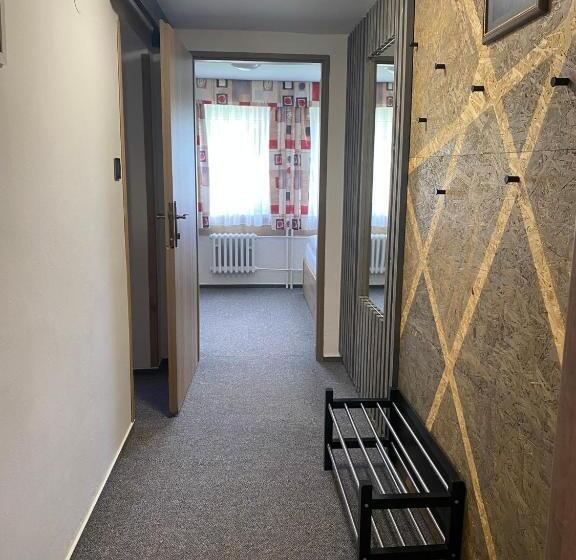 فندق Penzion Logla