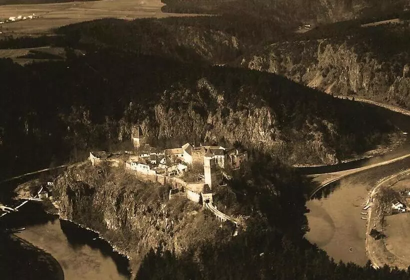 Hotelli Pivovarský Dvůr Zvíkov