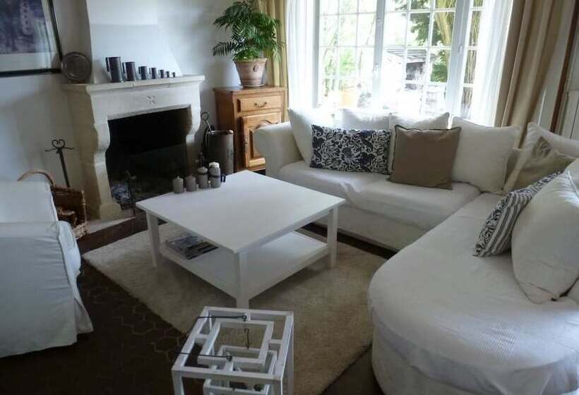 ペンション Les Hauts Du Val  Chambres D Hotes