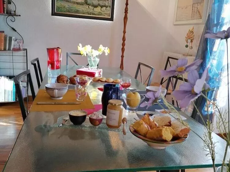 ベッドアンドブレックファースト Chambre D Hôtes Les Myriades D Or