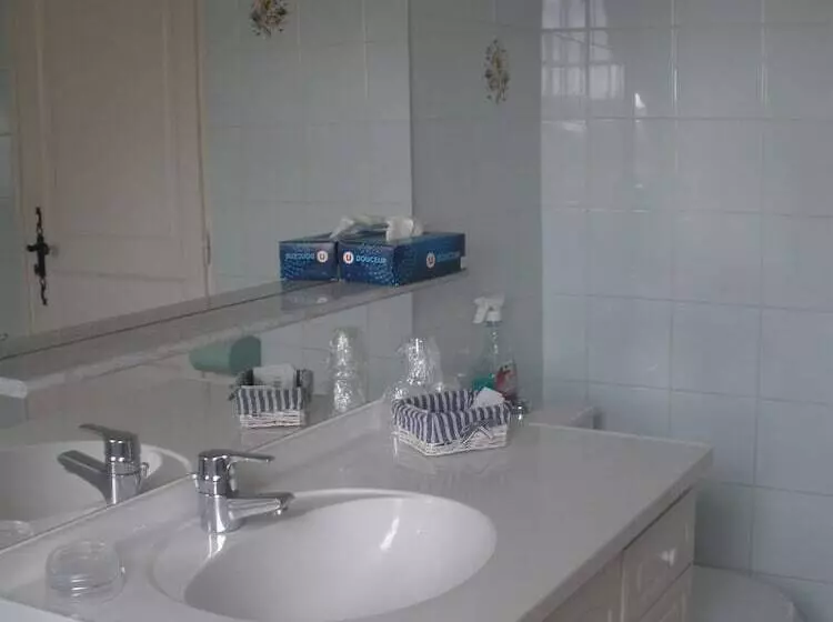 تختخواب و صبحانه Chambres D Hôtes Chesne