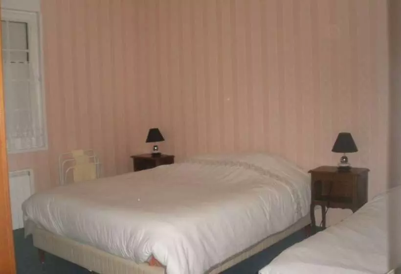 تختخواب و صبحانه Chambres D Hôtes Chesne