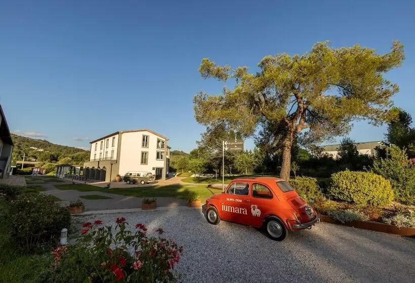 Aamiaismajoitus (B&B) Iumara Relax Resort