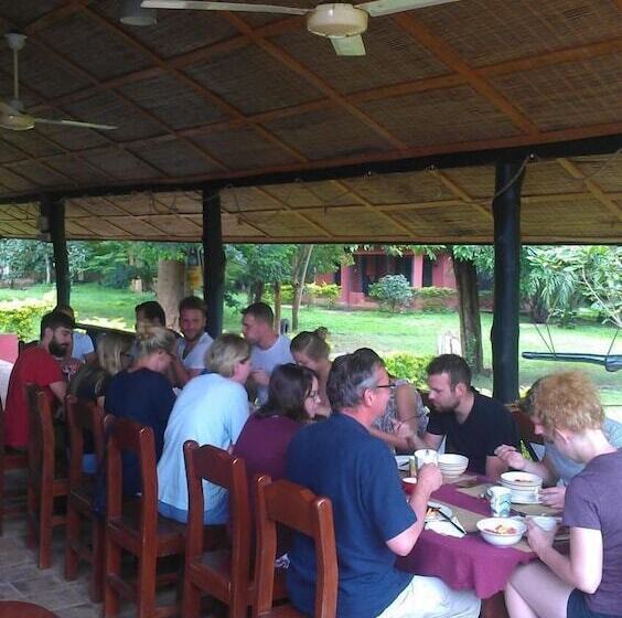 فندق Big Foot Safari Lodge