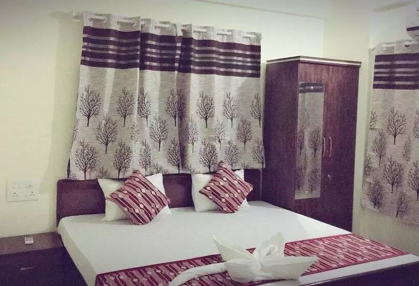 Hotelli Ema Homestay