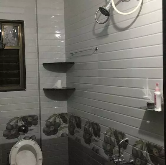 Hotelli Ema Homestay