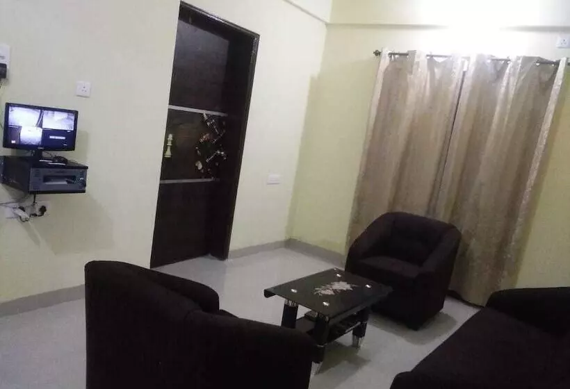 Hotelli Ema Homestay