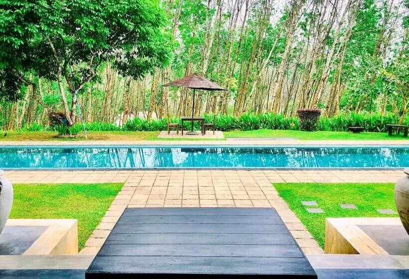 Hotelli Leaf Watagala