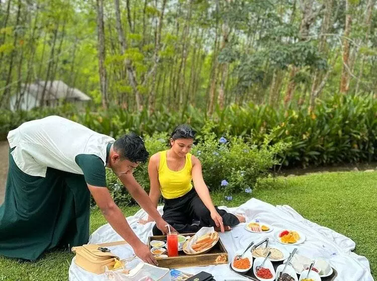 Hotelli Leaf Watagala